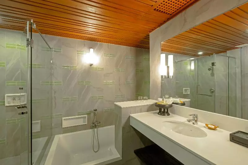اتاق خانوادگی, Milling Hotel Gestus