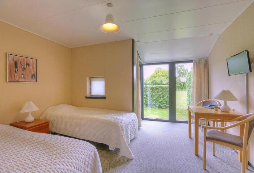 غرفة قياسية, The Cottage