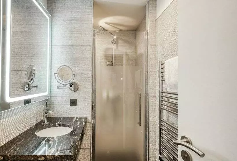 اتاق اجرایی, Chalgrin Boutique