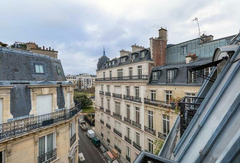 バルコニー付きスーペリアルーム, Chalgrin Boutique