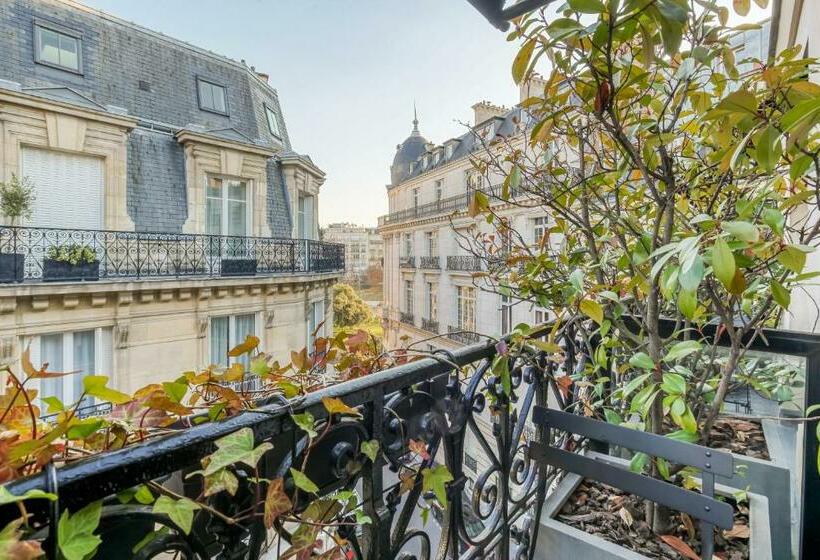 バルコニー付きスーペリアルーム, Chalgrin Boutique