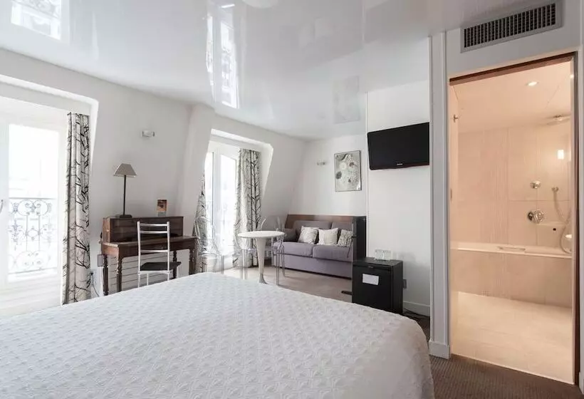 Junior Suite, Alison