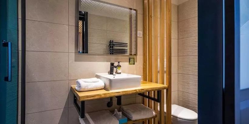 Standard Room, Auberge Du Poids Public Logis