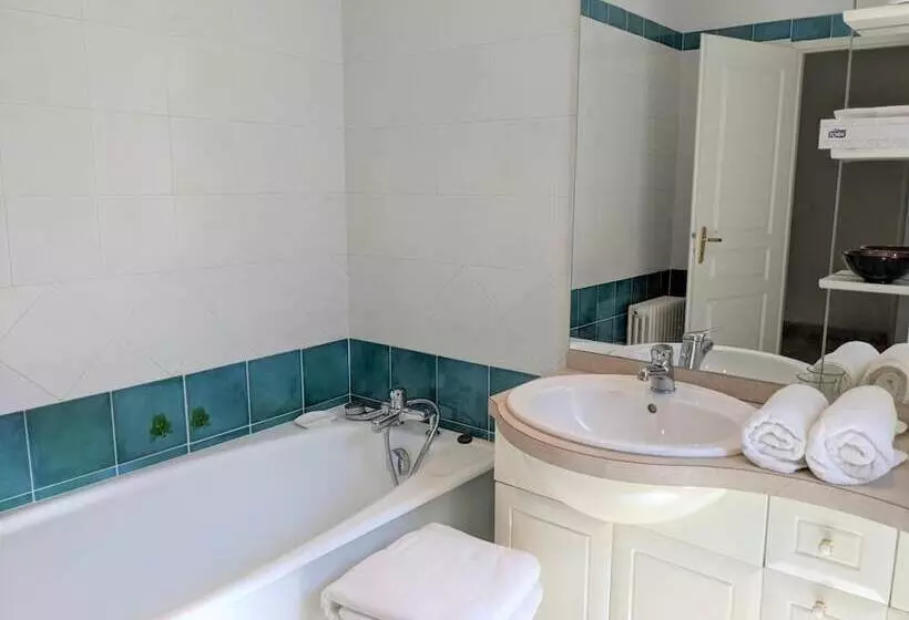 1 Bedroom Apartment, Auberge Du Poids Public Logis