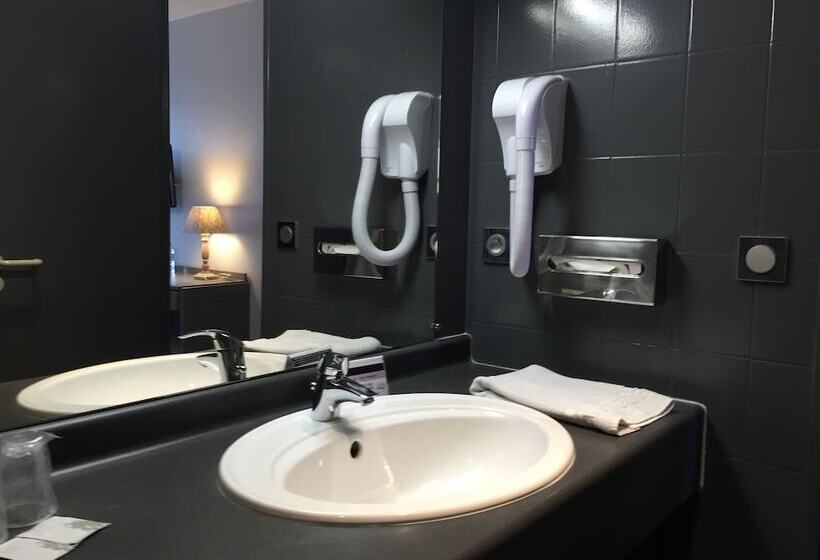 Номер Стандарт Трехместный, Brit Hotel Golfhotel Saint Samson