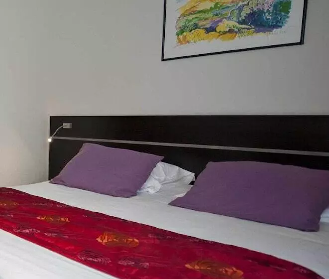 スタンダード４人部屋, Brit Hotel Golfhotel Saint Samson