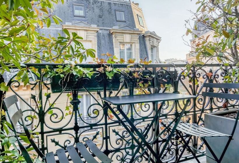 バルコニー付きスーペリアルーム, Chalgrin Boutique