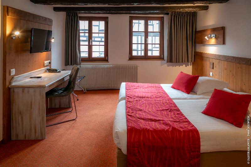 Номер Комфорт, Logis Hôtel De La Cloche