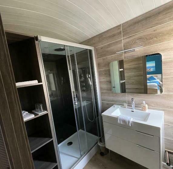 غرفة قياسية, De La Mer