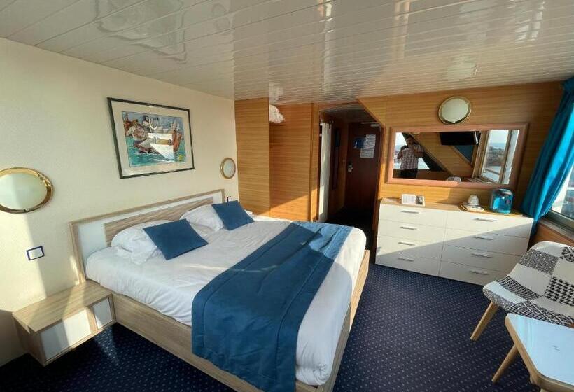 غرفة سوبيريور مطلّة علي البحر, De La Mer