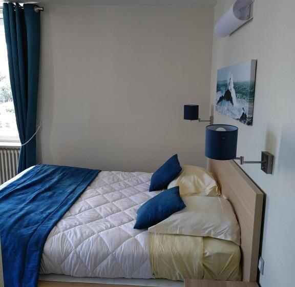 غرفة عائلية, De La Mer