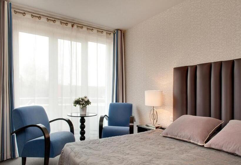 Номер Стандарт, Grand Hôtel De Solesmes   Teritoria