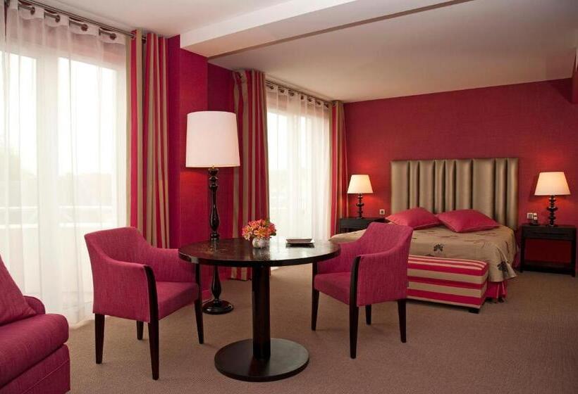 Люкс с Балконом, Grand Hôtel De Solesmes   Teritoria