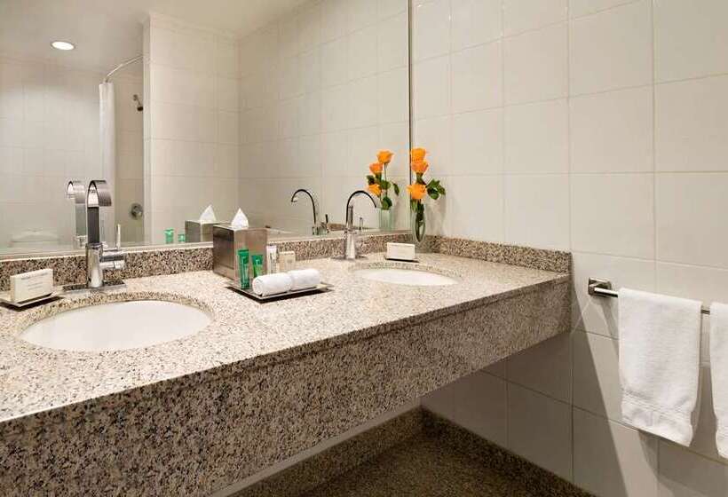 キングサイズベッドのジュニアスイート, Hilton Colon Quito