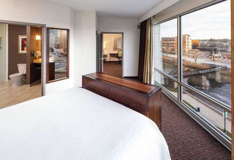 キングサイズベッドのスイートルーム, Hilton Colon Quito