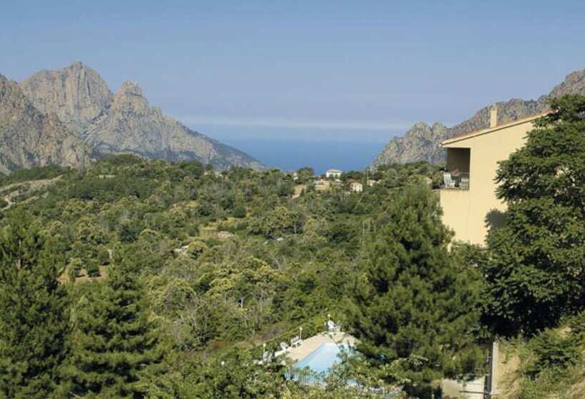 غرفة سوبيريور, Hôtel Aïtone