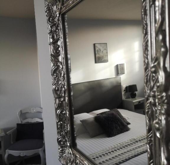 スーペリアールーム, Hôtel Les Deux Magots