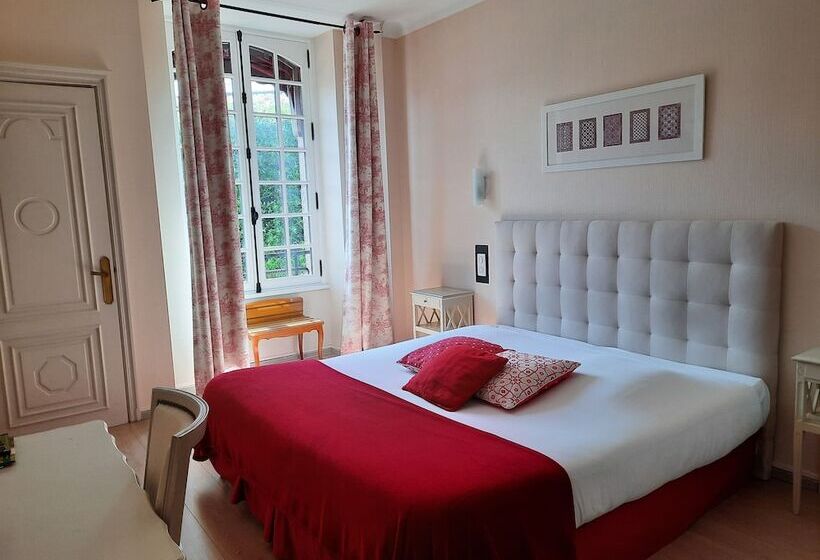 Номер Стандарт, Hôtel Les Deux Magots
