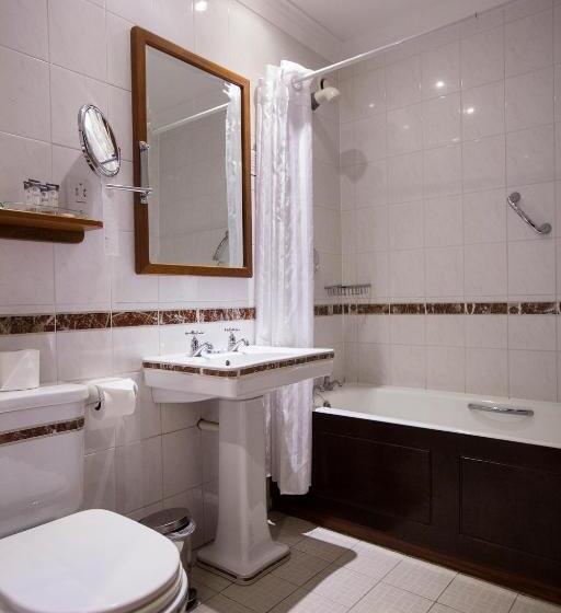 标准间, Minella & Leisure Centre