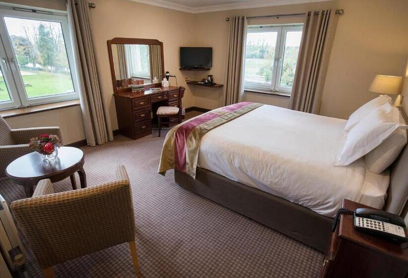 标准间, Minella & Leisure Centre