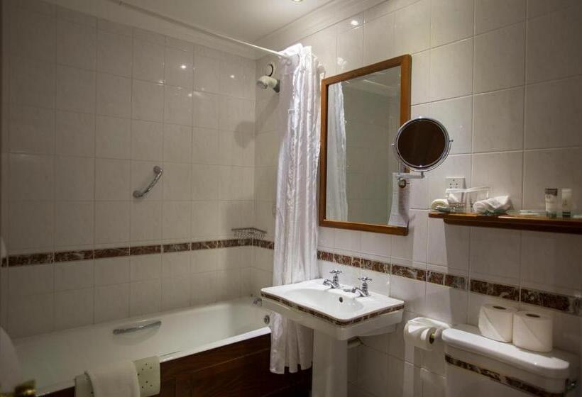 带大床的标准间, Minella & Leisure Centre