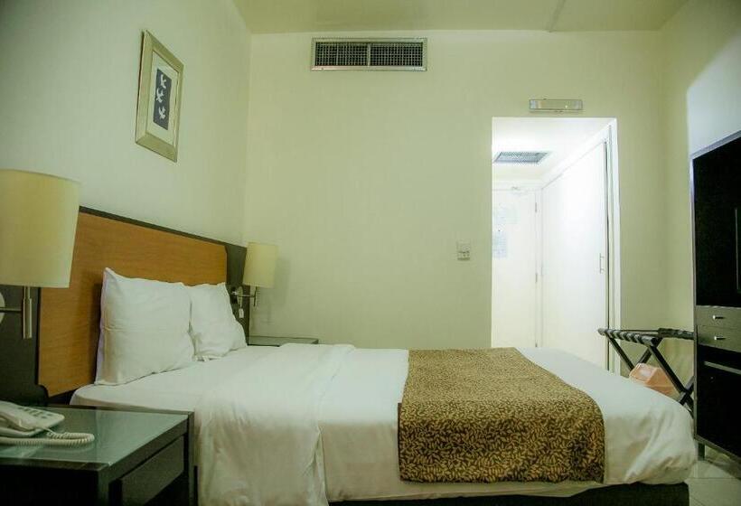 Номер Стандарт Индивидуальный, Phoenicia Grand