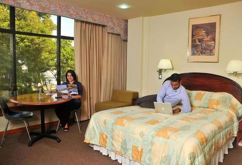اتاق اجرایی, Ramada