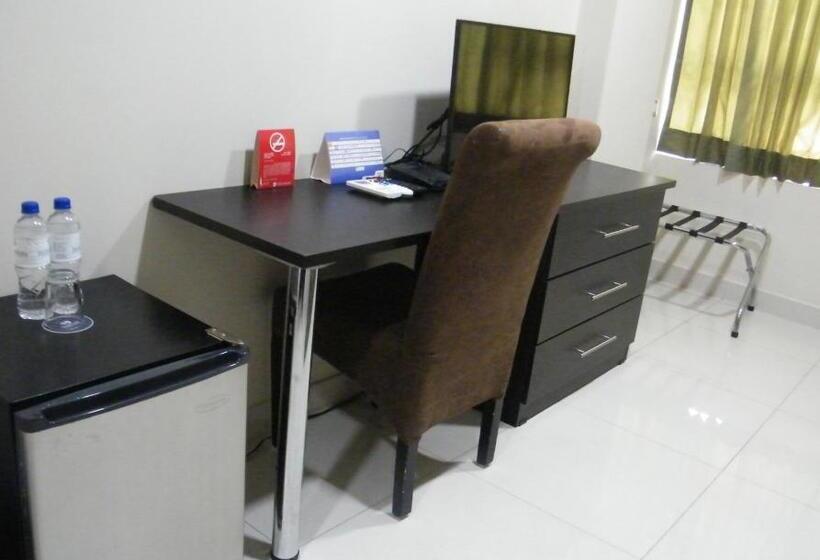 اتاق اجرایی یک تخته, Ramada