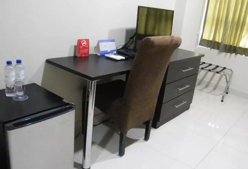 اتاق اجرایی یک تخته, Ramada