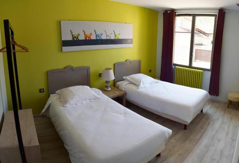 غرفة عائلية, De L Abbaye à Cluny