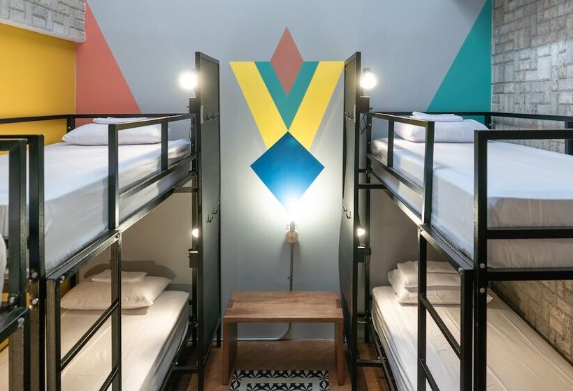 سرير فى غرفة مشتركه, Socialtel Cuenca   Formerly Selina Cuenca