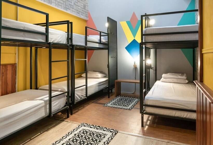 سرير فى غرفة مشتركه, Socialtel Cuenca   Formerly Selina Cuenca