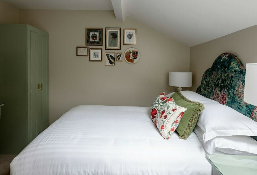 חדר סטנדרט, Station House