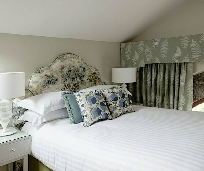 חדר סטנדרט, Station House