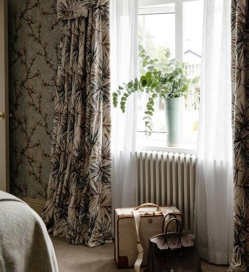 חדר סטנדרט, Station House