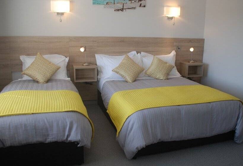 高级三人间, Tuskar House By The Sea