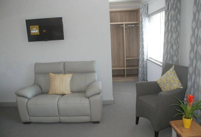 高级三人间, Tuskar House By The Sea