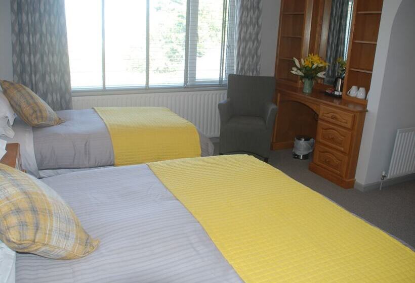 高级三人间, Tuskar House By The Sea