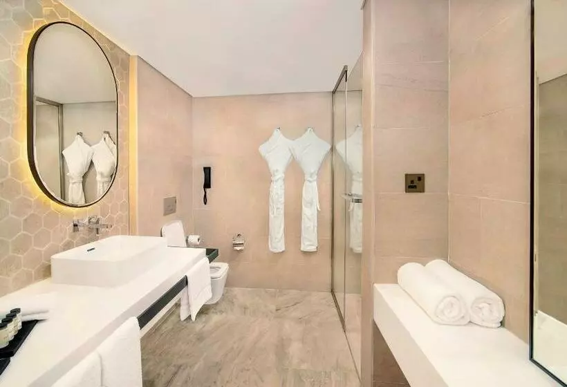 キングサイズベッドのクラシックルーム, Sheraton Abu Dhabi Hotel & Resort