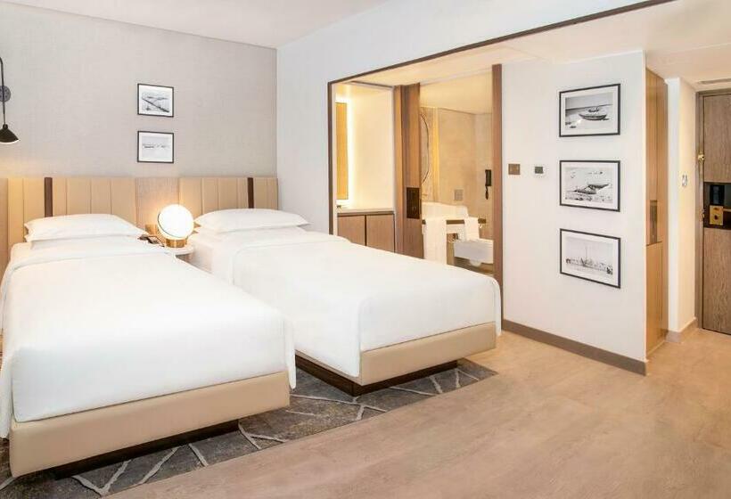 Chambre Club, Sheraton Abu Dhabi Hotel & Resort