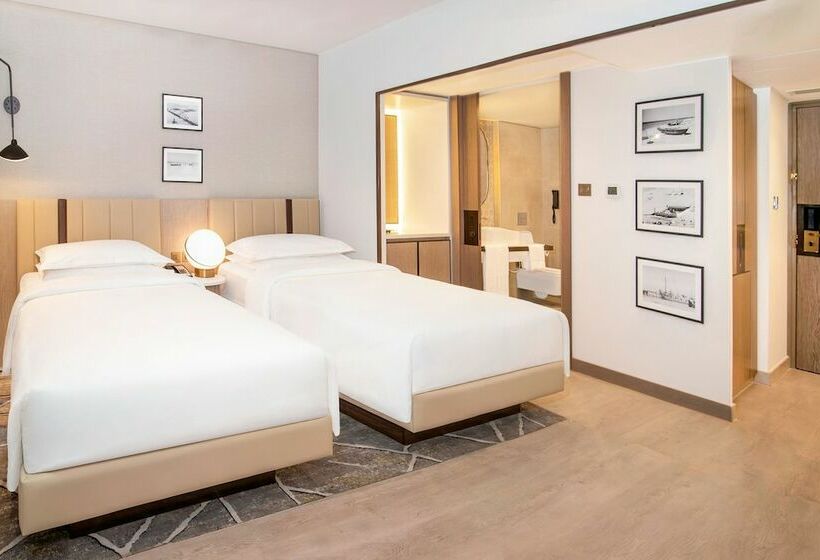 Chambre Club, Sheraton Abu Dhabi Hotel & Resort