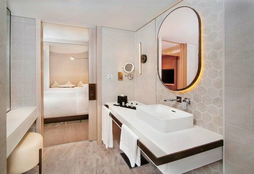 Номер Клуб, Sheraton Abu Dhabi Hotel & Resort
