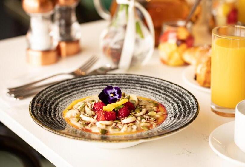 经济房, The Metropole Hotel Cork