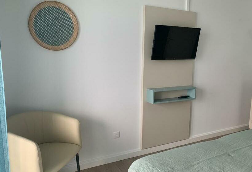 스탠다드 테라스 룸 바다 전망, Beau Rivage