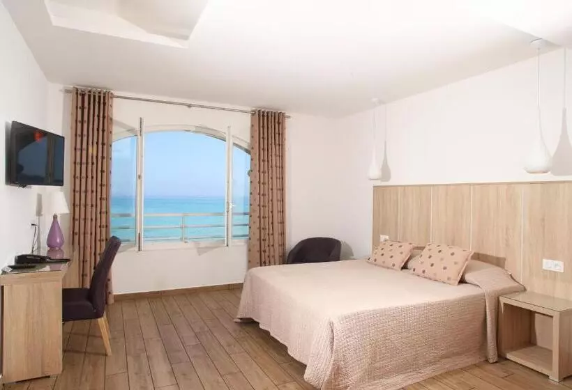 اتاق راحتی با چشم‌انداز دریا, Beau Rivage