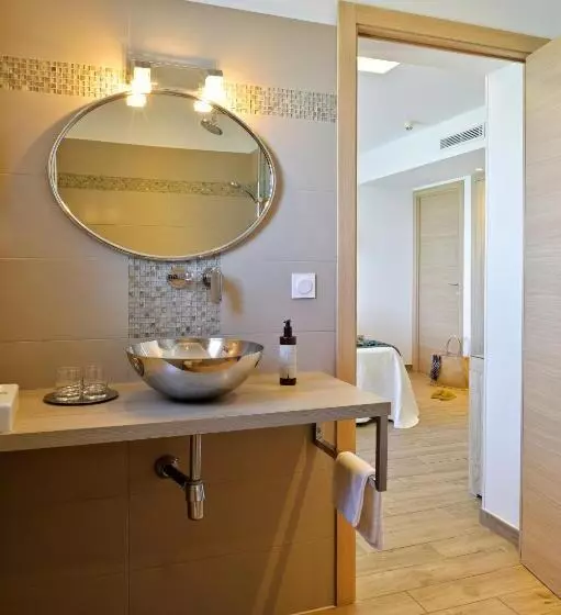اتاق راحتی با چشم‌انداز دریا, Beau Rivage