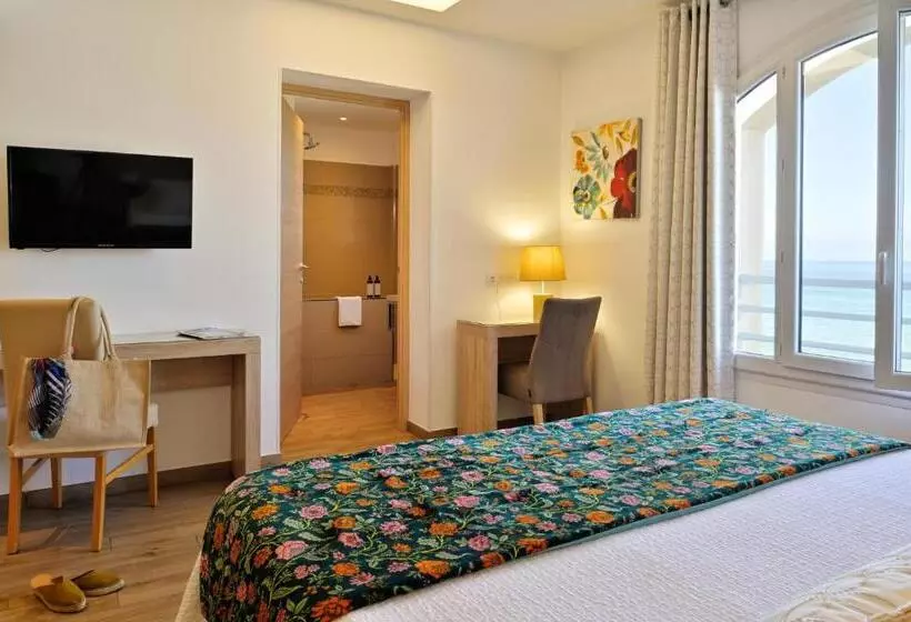 اتاق راحتی با چشم‌انداز دریا, Beau Rivage