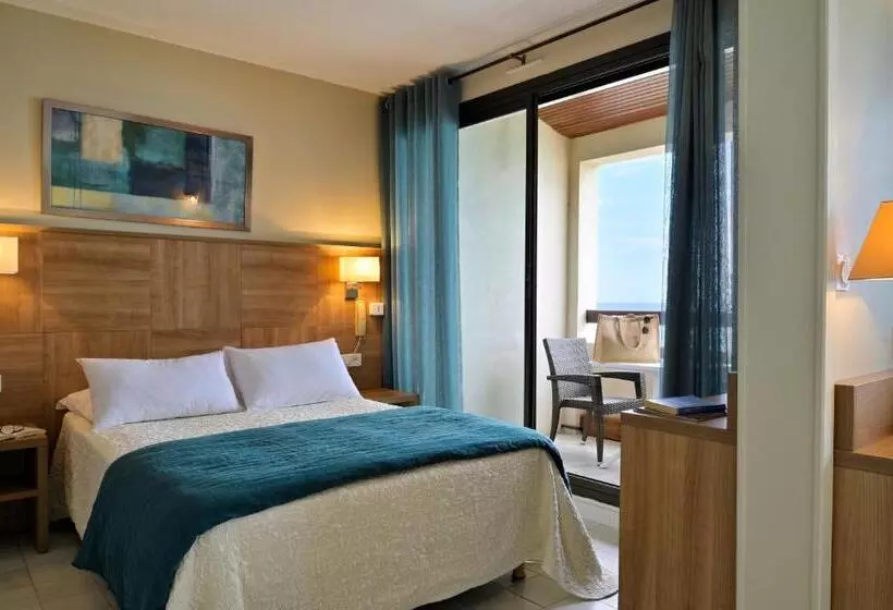 اتاق خانوادگی با چشم‌انداز دریا, Beau Rivage