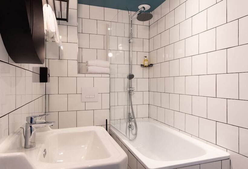 اتاق استاندارد سه نفره, Bristol Reims