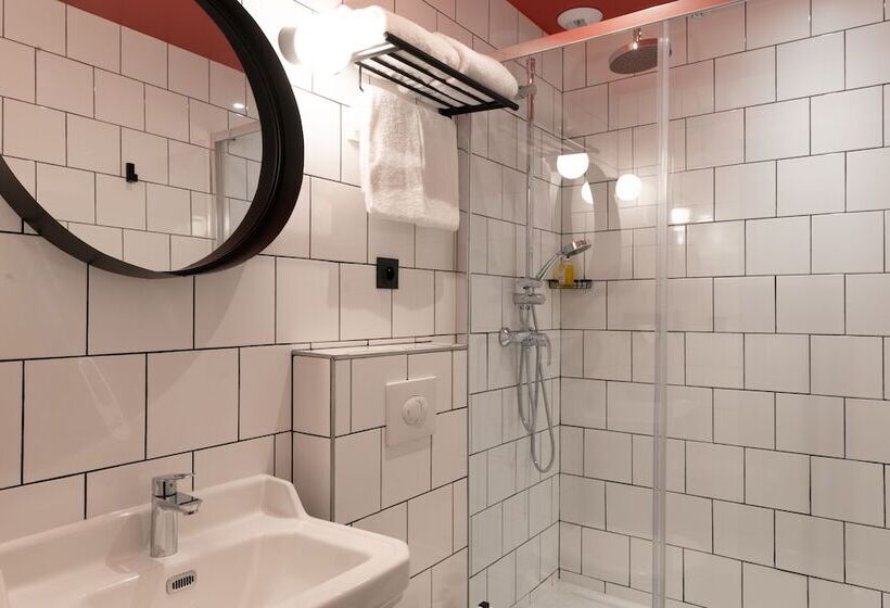 اتاق استاندارد سه نفره, Bristol Reims